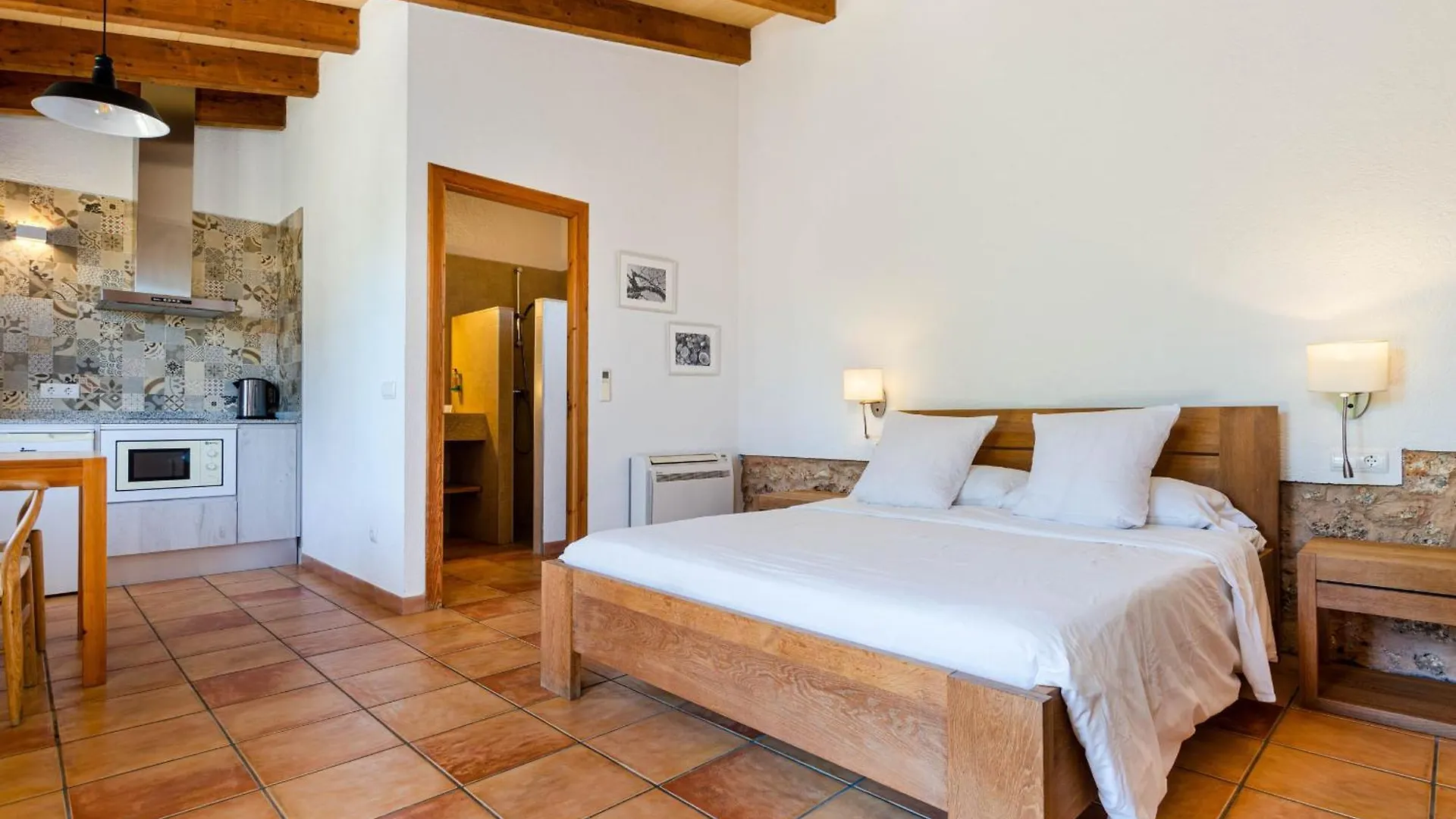 *** بيت ضيافة Yourhouse Agroturismo Can Porreti Sa Rota للوريت دى فيستا أليجر إسبانيا